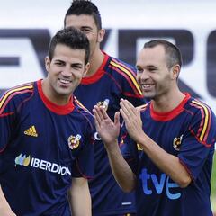 Iniesta y Villa quieren que Cesc juegue con ellos en Japón