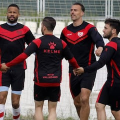 Las casas de apuestas auguran los ascensos de Rayo y Huesca