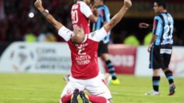 German Centurion celebra la victoria y el pase de Independiente Santa Fe a las semifinales de la Copa Libertadores.