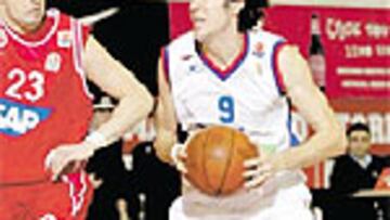 <b>COMBATIVO.</b> Sergi Vidal ante el griego Yiorgos Diamantopoulos.