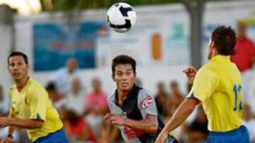<b>ROTACIONES. </b>El Cádiz de Javi Gracia no pudo evitar la derrota ayer en Conil.