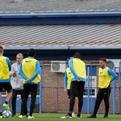 Boca sigue preparándose: Alfaro probó con Almendra y Hurtado