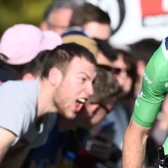Van Aert, Roglic y Dennis suman otro triplete para el Jumbo