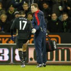 Alexis Sánchez preocupa tras salir con una lesión muscular