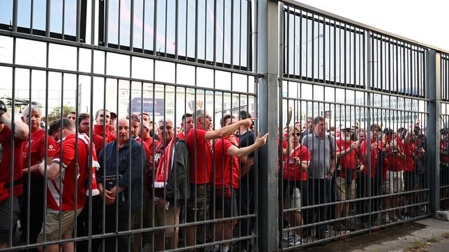 Hinchas del Liverpool no viajan a París por miedo