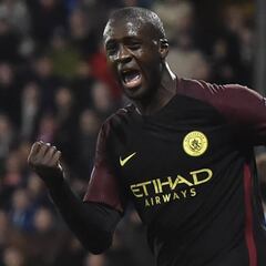 Yaya Touré responde a Guardiola con un doblete de oro