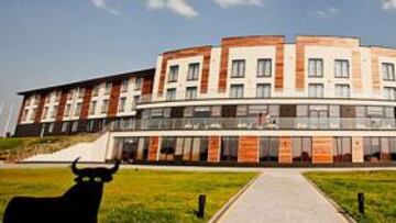 <b>CERRADO. </b>El hotel de España en Polonia durante la Eurocopa.