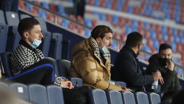 19/12/20 PARTIDO PRIMERA DIVISION 
 LEVANTE UD - REAL SOCIEDAD
 LESIONADOS EN LA GRADA ENES BARDHI JOSE CAMPA&Atilde;A