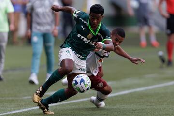 Endrick se va por potencia de un jugador del Fluminense durante el triunfo del 'Verdao' que le deja a las puertas del título.