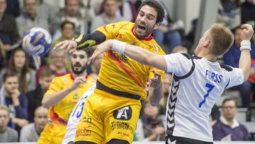 Iosu Goni logra uno de sus goles.