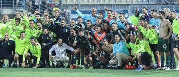 Los jugadores del Espanyol y el cuerpo técnico de David Gallego celebran en Zaporiyia, en agosto, el pase a la fase de grupos de la Europa League.