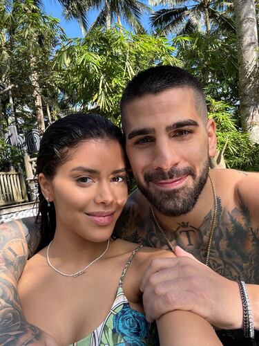 Vinicius Jr hits the beach with friends: the rich and famous on vacation