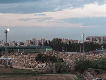 El Municipal de Alfafar es hoy una escombrera (Sergio Jiménez)