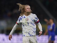 Haaland celebra uno de sus goles a Italia durante el partido de clasificación para el próximo Mundial.