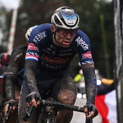 Van der Poel reconoce haber ido al límite en París-Roubaix