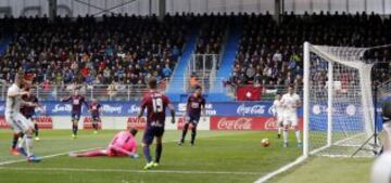 Benzema marca el 0-1.