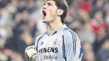 <b>RADIANTE. </b>Casillas cumplirá su deseo de continuar en el Madrid.