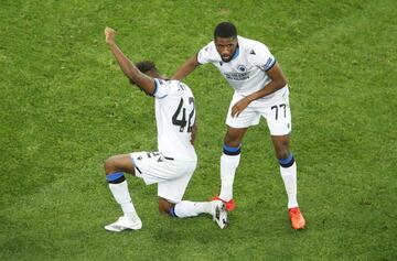 Zenit-Brujas (Grupo F). Emmanuel Bonaventure anotó y celebró el primer gol de los belgas.