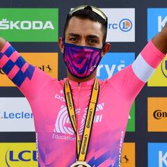 Martínez: "Estaba realmente fuerte, ganar una etapa es increíble"