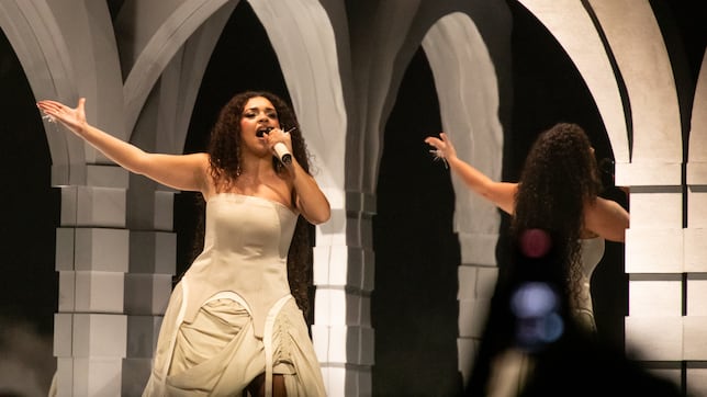 Quién es ‘Lachispa’, la participante del Benidorm Fest que fue corista de Rosalía y aspira a ganar con ‘Hartita de llorar’