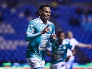 Ismael Díaz festeja un gol con La Fiera en contra de Puebla.