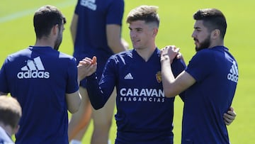 Guti y Papu, en el entrenamiento del Zaragoza.