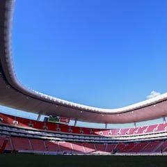 ¡No van ni a la banca! Los grandes fichajes de Chivas estarán ausentes vs Santos