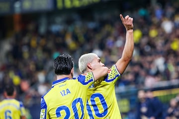 Ocampo celebrando su primer tanto de la temporada frente al Burgos el pasado jueves en el encuentro que enfrentaba al Cádiz contra el conjunto burgalés en la jornada 20 de la Liga Hypermotion.