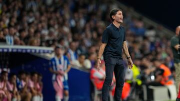 CORNELLÁ (BARCELONA), 26/09/2024.- El entrenador del Villarreal Marcelino García Toral durante el partido de la séptima jornada de LaLiga entre el RCD Espanyol y el Villarreal CF, este jueves en el RCDE Stadium, en Cornellá (Barcelona). EFE/ Alejandro García