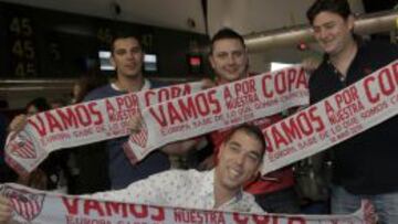 La afición del Sevilla se ha movilizado en masa para acompañar al equipo en esta final.