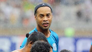 Ronaldinho aplaza su visita a Colombia... Vendrá en octubre