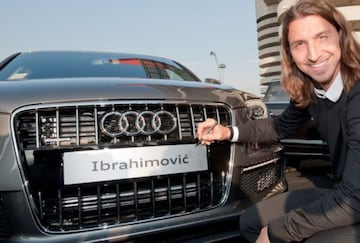 Otro modelo es el Audi S8 y así posó Ibra para la ya mencionada marca