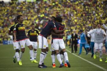 Colombia le gana a Ecuador y hace una jornada perfecta