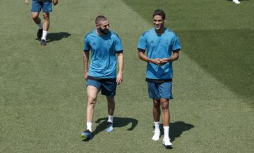 Benzema y Varane.