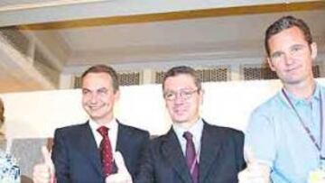<b>PULGARES ARRIBA. </b>De izquierda a derecha, Esperanza Aguirre, Zapatero, Gallardón y Urdangarín.