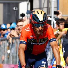 Nibali: “Si Roglic quiere seguirme, puedo enseñarle todos los trofeos en mi casa”