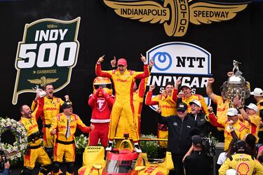 Álex Palou hace historia tras conquistar una de las carreras más importantes del automovilismo, las 500 Millas de Indianápolis.