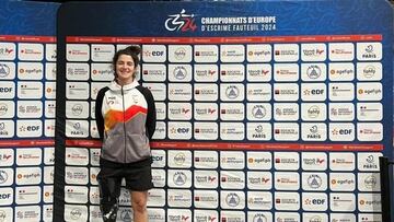 Judith Rodr¨ªguez en la llegada al Campeonato de Europa.