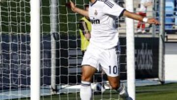 El delantero del Real Madrid Castilla, Jesé, celebra su gol ante el Alcorcón.