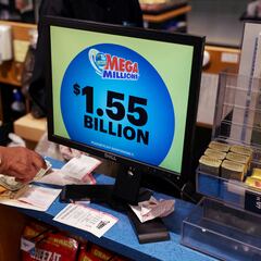 Powerball jackpot: is it better to take the cash option or annuity payout?