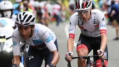 Egan Bernal y Tadej Pogacar durante una etapa del Tour de Francia 2020