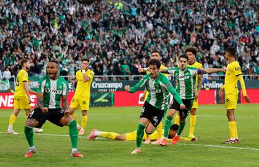 Su cabezazo lo hubiera firmado un delantero centro puro. Cada vez está cogiendo más peso en una zaga en un equipo que tiene magia en el ataque.