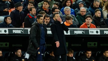 21/11/25 PARTIDO PRIMERA DIVISION
VALENCIA CF - LEVANTE UD
Carlos Corberán ENTRENADOR DEL VALENCIA