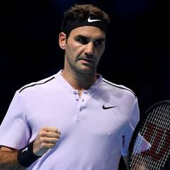 Federer beats Zverev to reach last four at ATP Finals