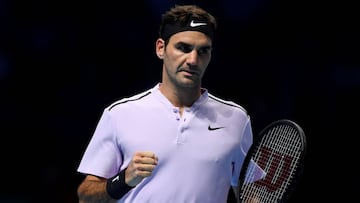 Federer beats Zverev to reach last four at ATP Finals