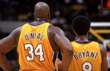 Si bien, su dupla con Shaquille O’Neal fue una de las más mortíferas en la historia de la liga, los dos no mantenían una buena relación. ‘Shaq’ siempre fue un jugador de equipo y Kobe jugaba para sí mismo, lo que ocasionó numerosos conflictos. En varios entrenamientos, casi llegan a los golpes y una vez, tras una discusión, O’Neal le dijo a su entrenador, Phil Jackson, que mataría a su compañero.