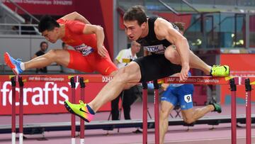 El vallista ruso Sergey Shubenkov, durante las series de los 110 metros vallas en los Mundiales de Atletismo de Doha 2019.