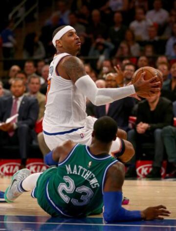 Carmelo Anthony y Wesley Matthews.
