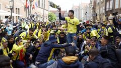 Soccer Football - Europa League Final - Fans in Gdansk ahead of the Europa League final Villarreal v Manchester United - Gdansk, Poland - May 26, 2021 Villarreal fans ahead of the final REUTERS/Kacper Pempel