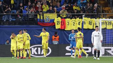 1-1. Santi Caazorla celebr¨® gol del empate.